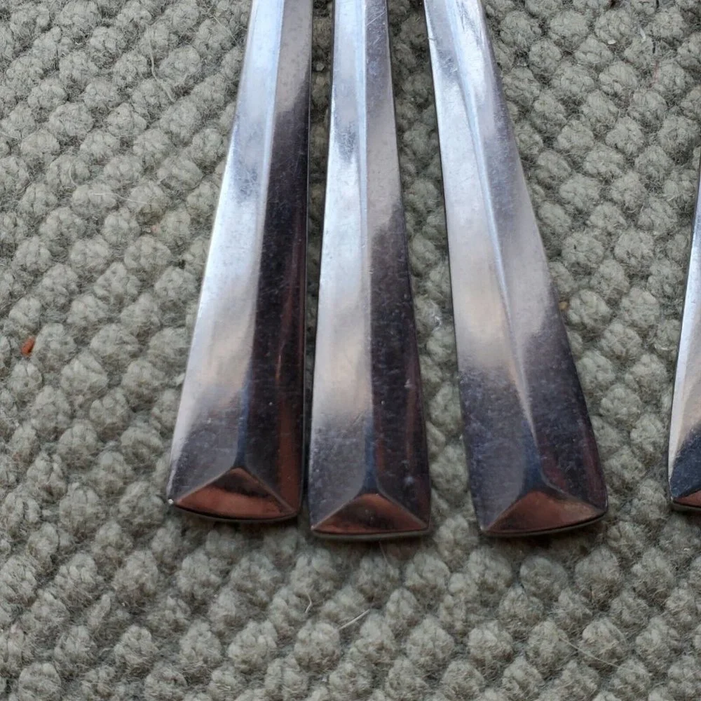 Lot 6 Vintage Reed & Barton CREST Rebacraft Teaspoons Stainless Japan Flatware